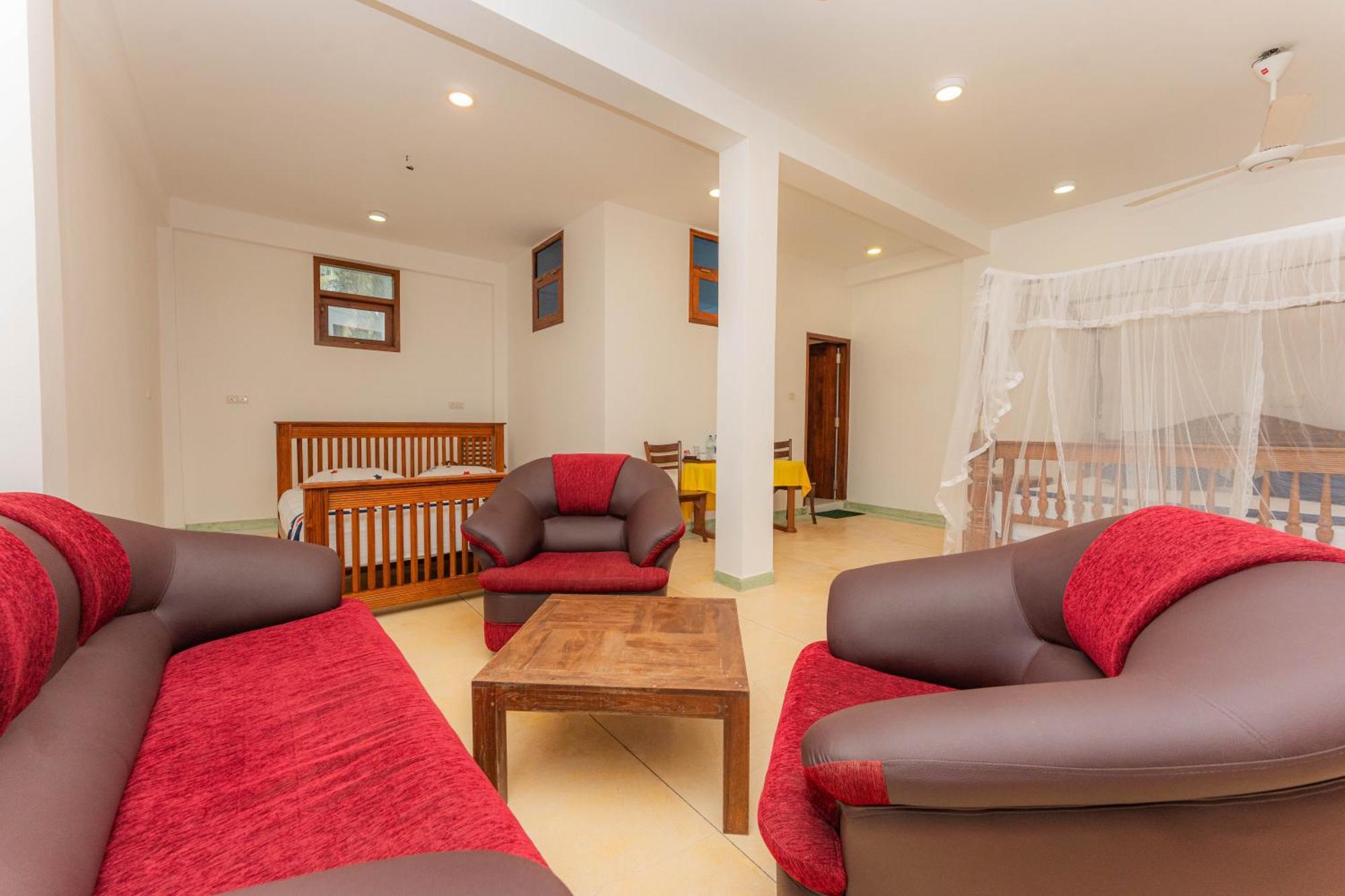 Hotel Coconut Bar Sea Lodge 贝鲁沃勒 外观 照片
