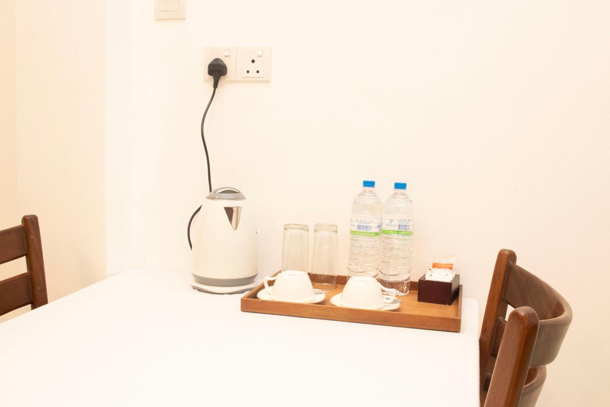 Hotel Coconut Bar Sea Lodge 贝鲁沃勒 外观 照片