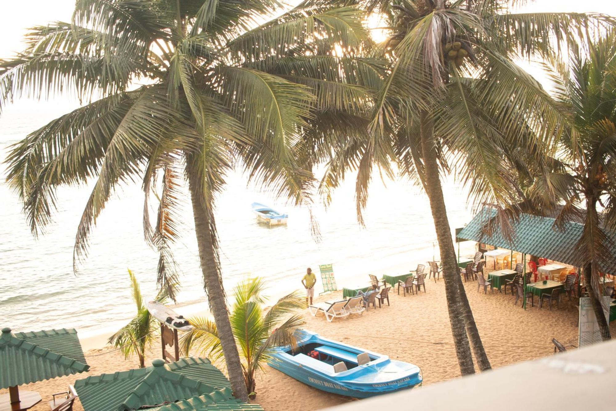 Hotel Coconut Bar Sea Lodge 贝鲁沃勒 外观 照片